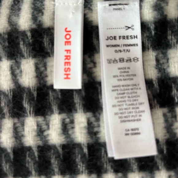 Joe Fresh Black & White Plaid Winter Scarf NWOT - Picture 6 of 6